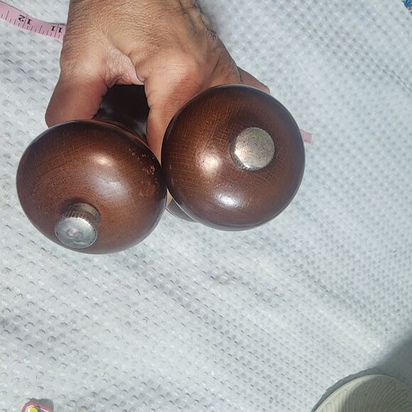 COLE & MASON EUC 6" WOODEN GRINDER SAKT & PEPPER GRINDERS - Picture 5 of 6